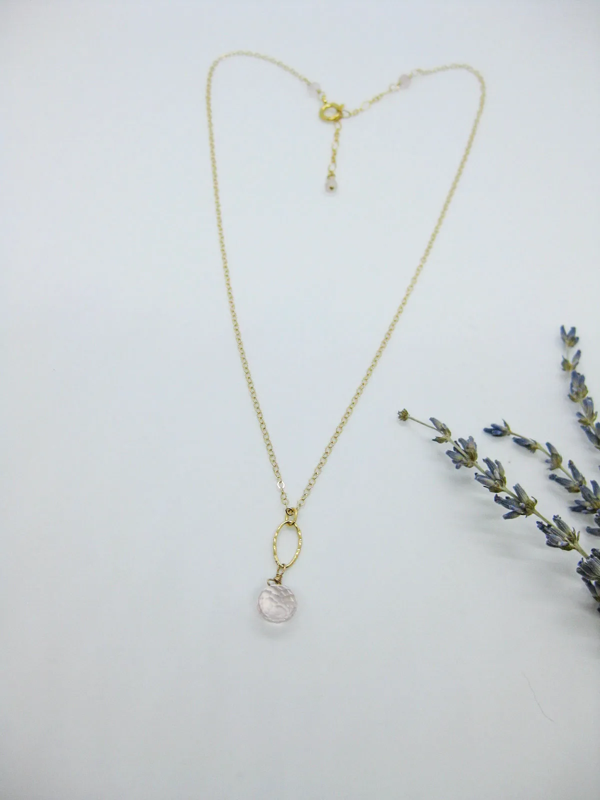 Chrysanthe: Rose Quartz Necklace - n402